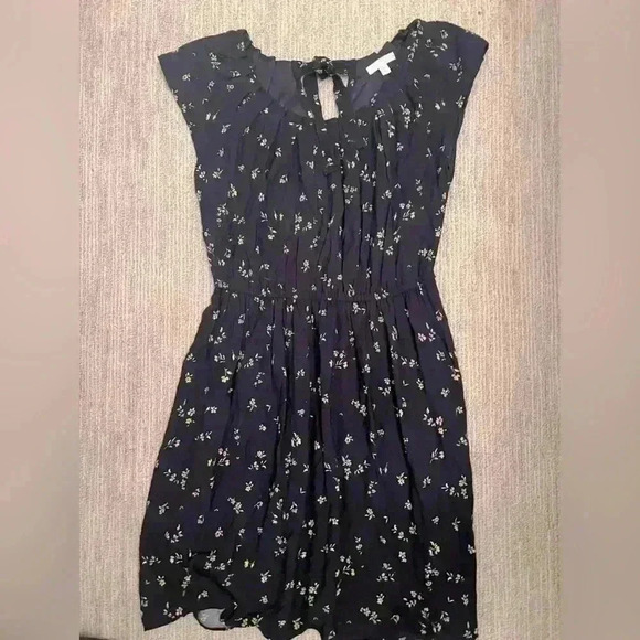 LC MEDIUM PLEATED NAVY FLORAL DRESS - Picture 3 of 12